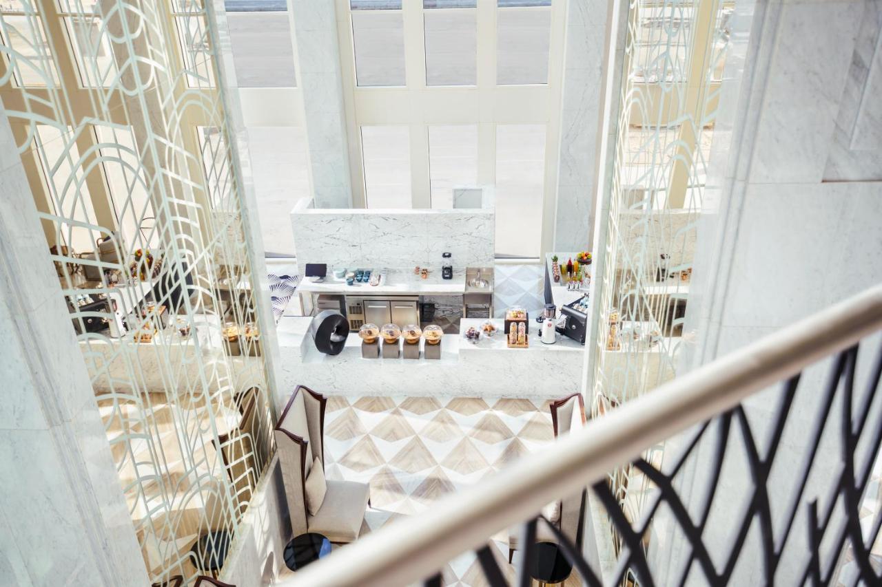 Wyndham Grand Doha West Bay Beach Екстер'єр фото The interior of the hotel
