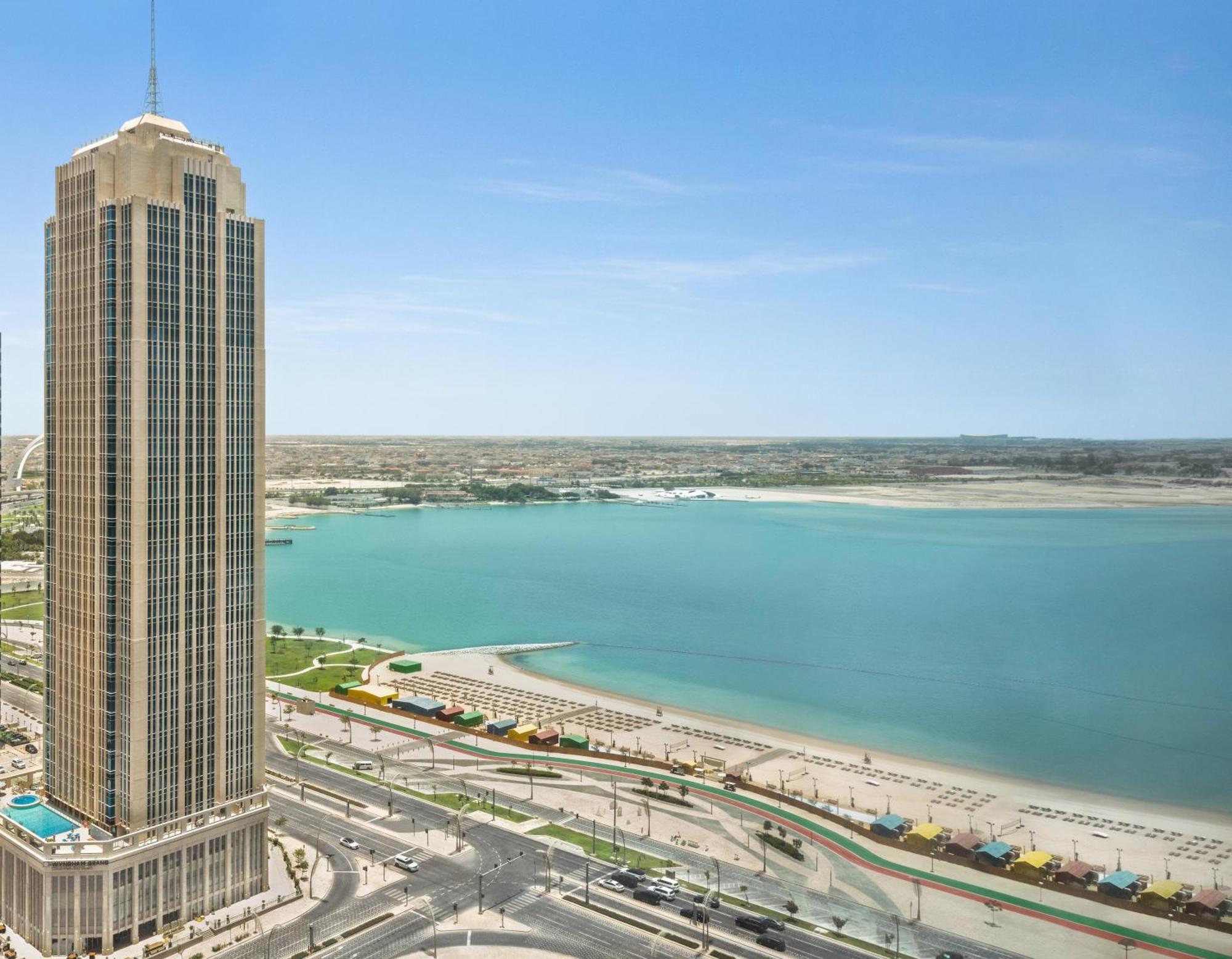 Wyndham Grand Doha West Bay Beach Екстер'єр фото The Gulf Palace Hotel