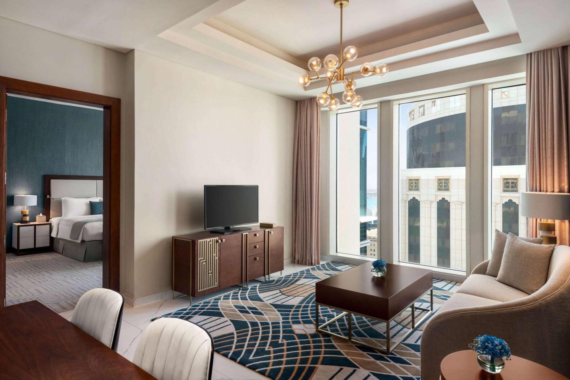 Wyndham Grand Doha West Bay Beach Екстер'єр фото A suite at the hotel