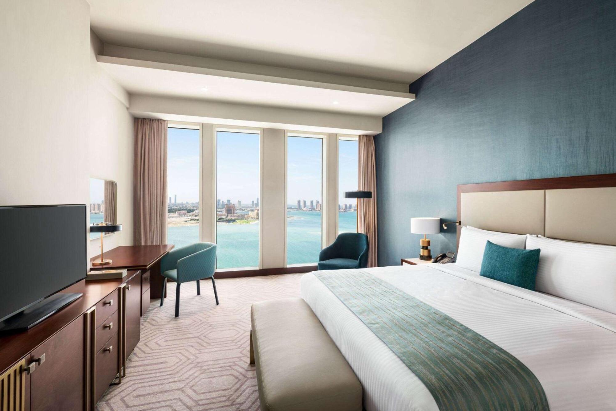 Wyndham Grand Doha West Bay Beach Екстер'єр фото A guest room at the hotel