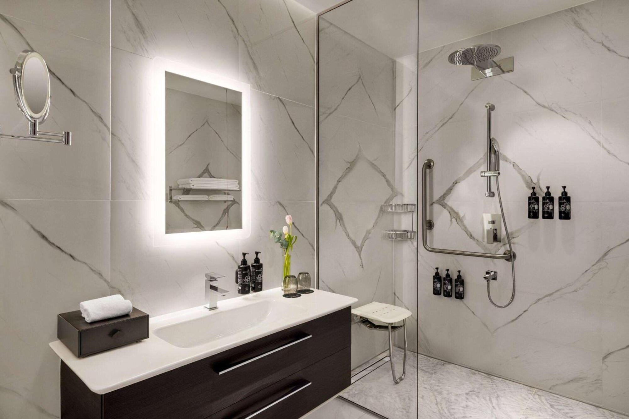 Wyndham Grand Doha West Bay Beach Екстер'єр фото